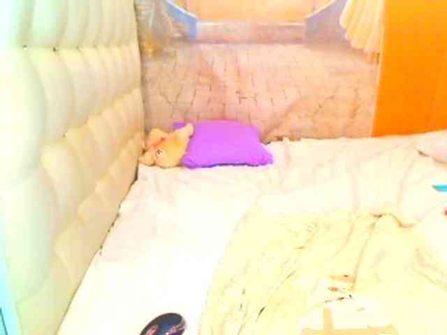 HOTLILLIE webcam