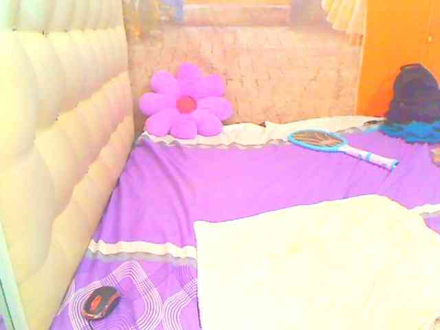 HOTLILLIE webcam