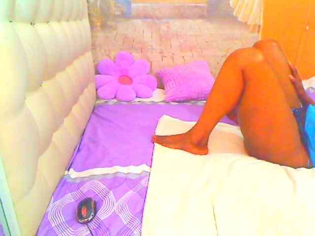 HOTLILLIE webcam