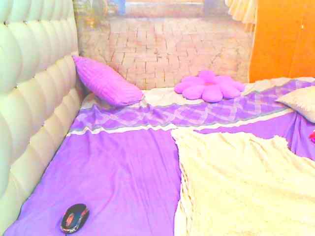 HOTLILLIE webcam