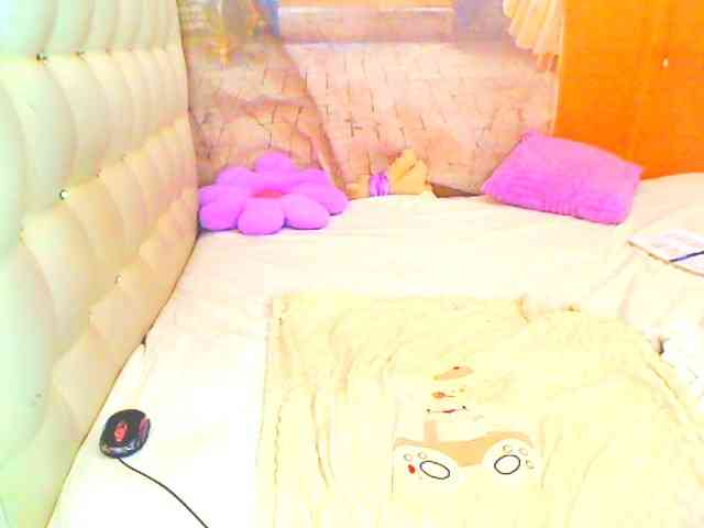 HOTLILLIE webcam