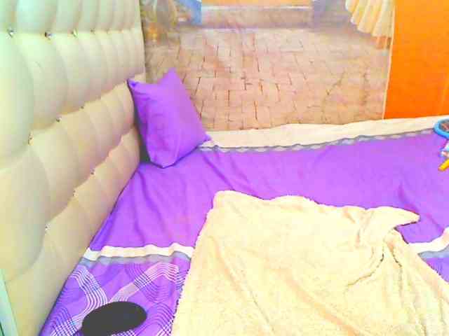 HOTLILLIE webcam