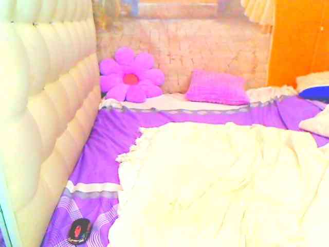 HOTLILLIE webcam