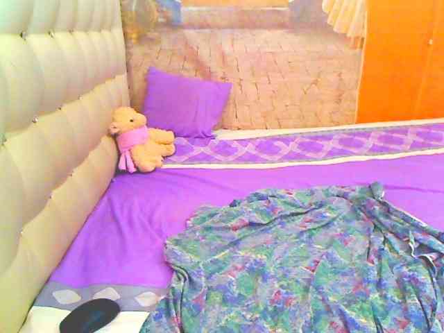 HOTLILLIE webcam