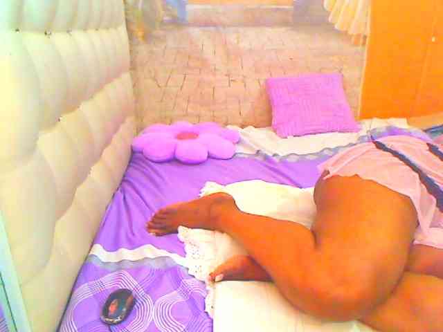 HOTLILLIE webcam