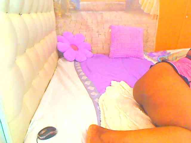 HOTLILLIE webcam