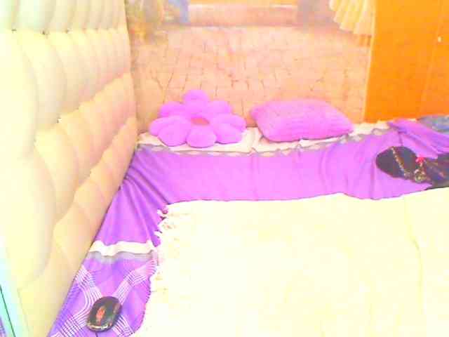HOTLILLIE webcam