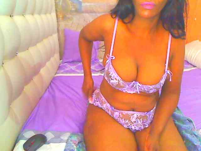 HOTLILLIE webcam