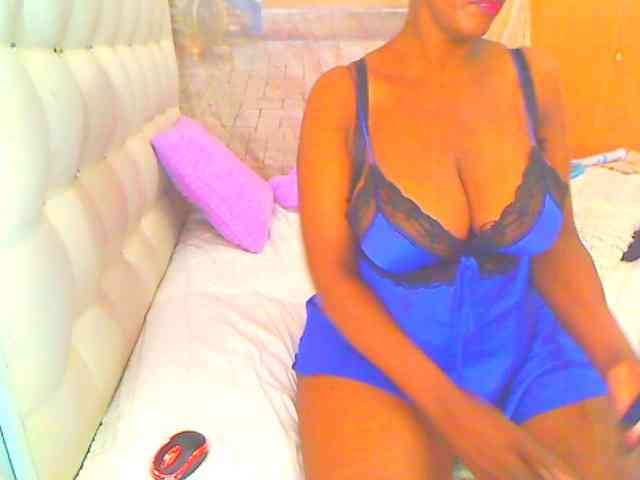 HOTLILLIE Live Webcam on BongaCams