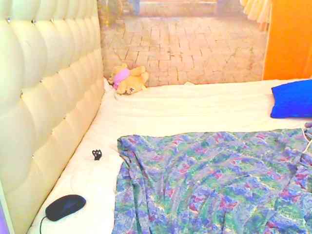 HOTLILLIE webcam