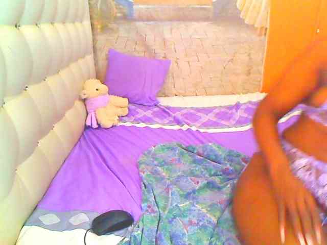 HOTLILLIE webcam