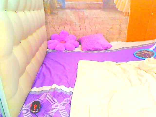 HOTLILLIE webcam