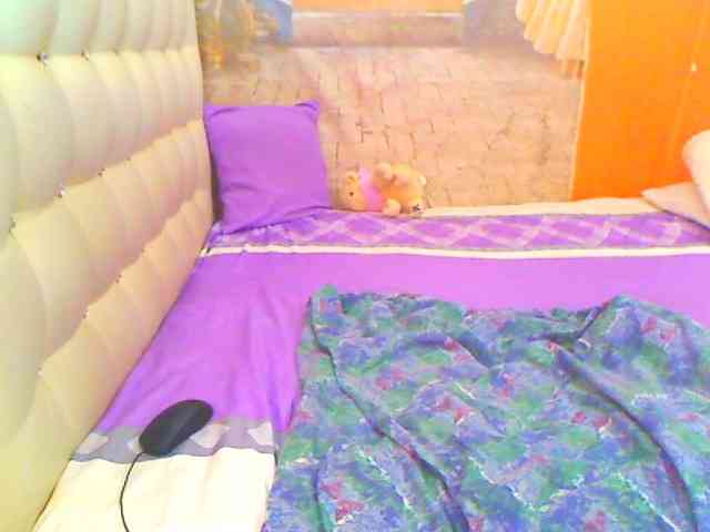 HOTLILLIE webcam