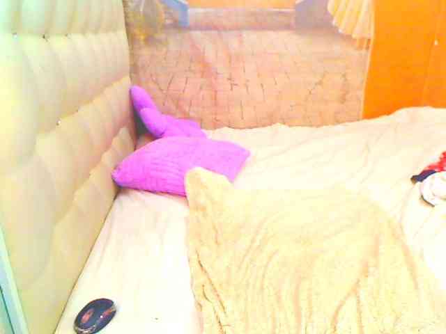HOTLILLIE webcam