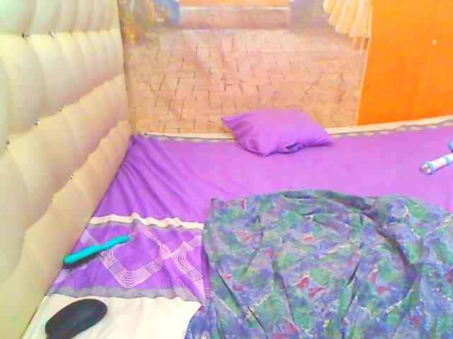 HOTLILLIE webcam