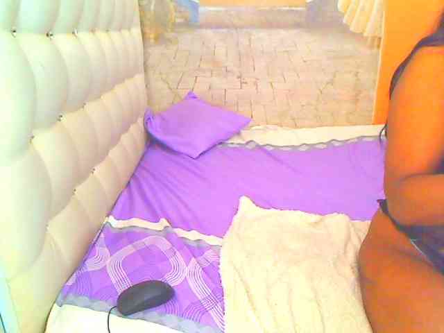 HOTLILLIE webcam