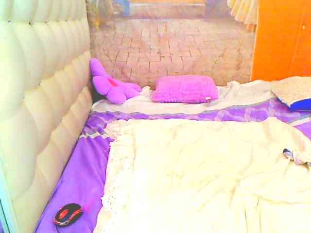 HOTLILLIE webcam