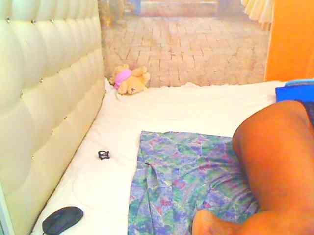 HOTLILLIE webcam