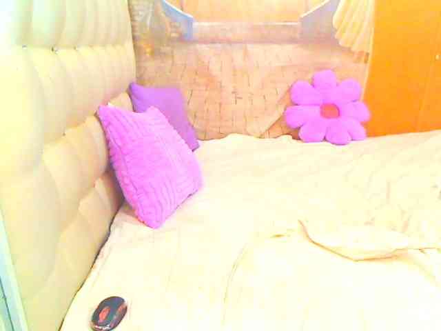 HOTLILLIE webcam