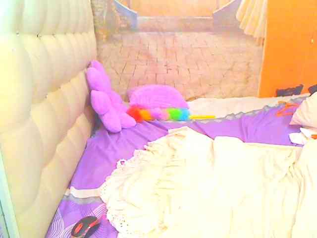 HOTLILLIE webcam