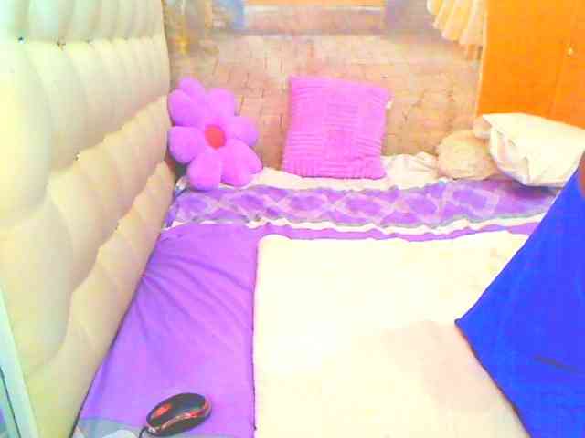 HOTLILLIE webcam