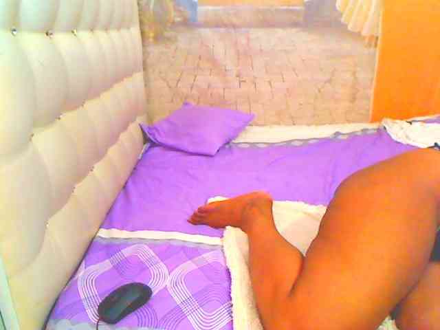 HOTLILLIE webcam