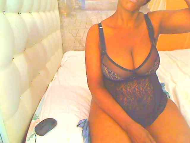 HOTLILLIE webcam