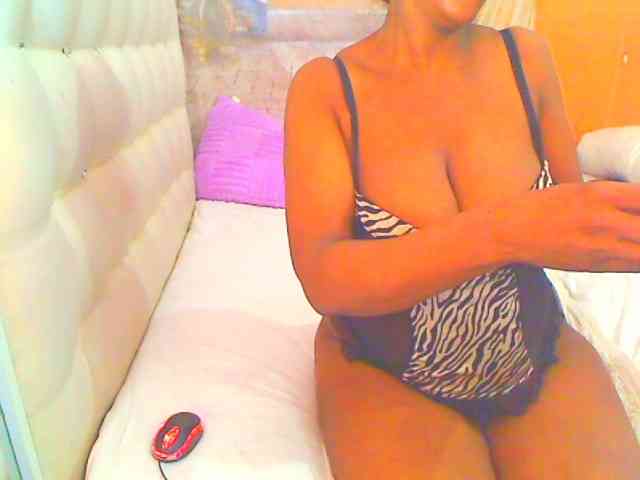 HOTLILLIE webcam