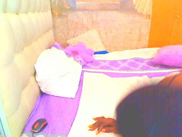 HOTLILLIE webcam