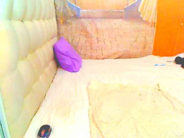 HOTLILLIE webcam