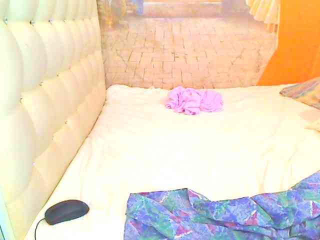 HOTLILLIE webcam