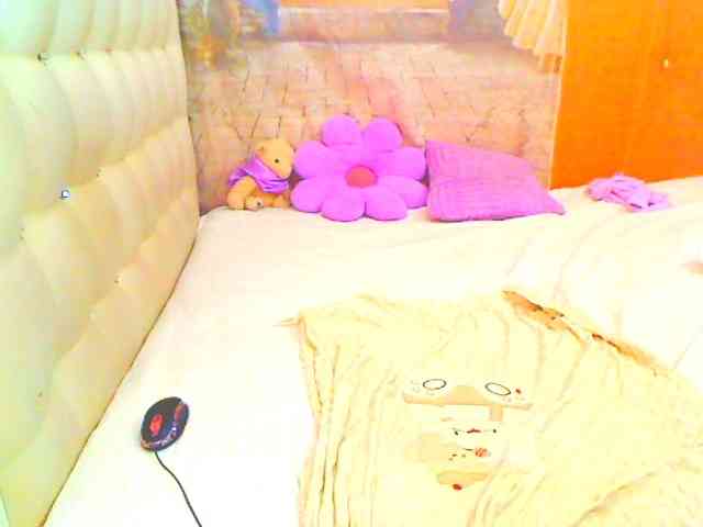 HOTLILLIE webcam