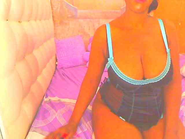 HOTLILLIE webcam