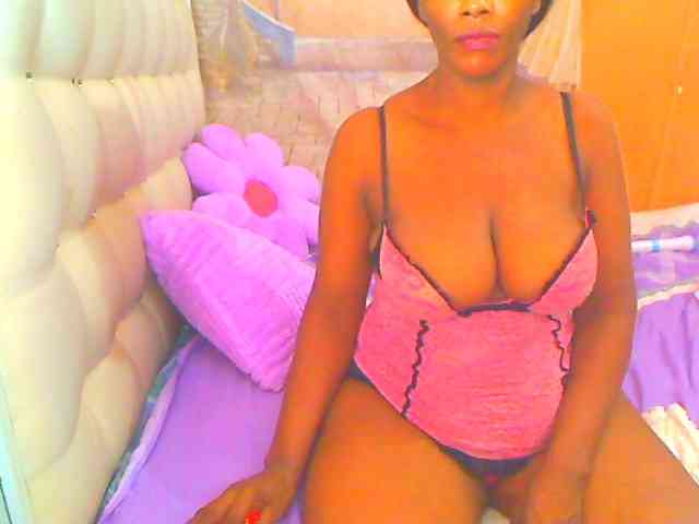HOTLILLIE webcam