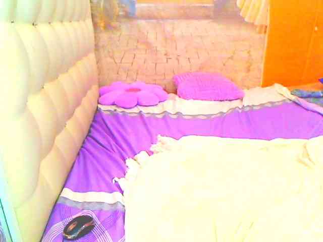 HOTLILLIE webcam