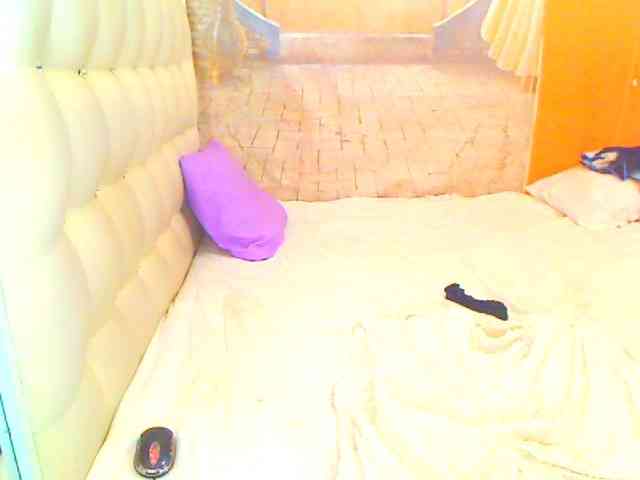 HOTLILLIE webcam