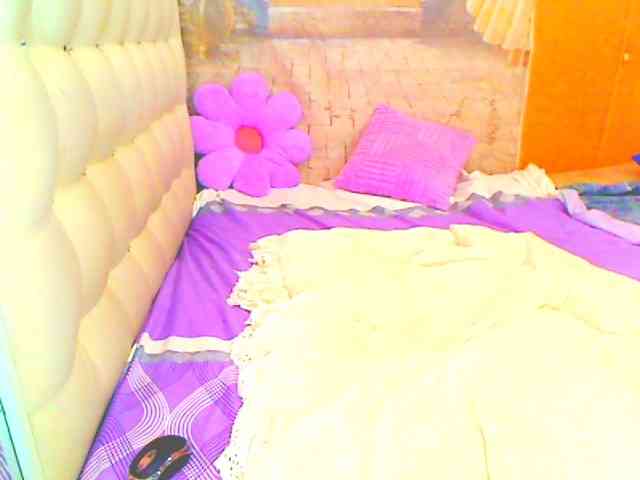 HOTLILLIE webcam