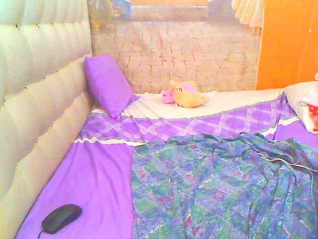HOTLILLIE webcam