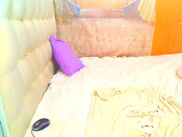 HOTLILLIE webcam