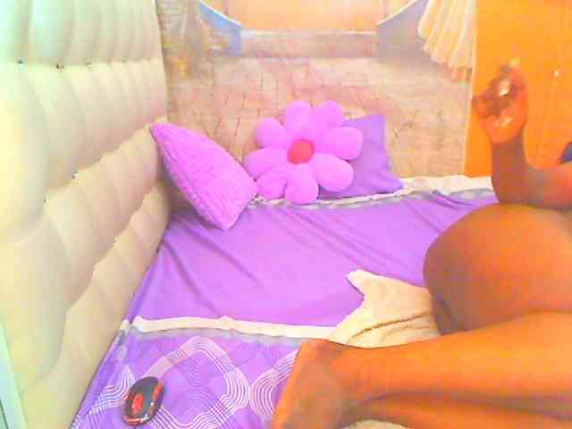 HOTLILLIE webcam