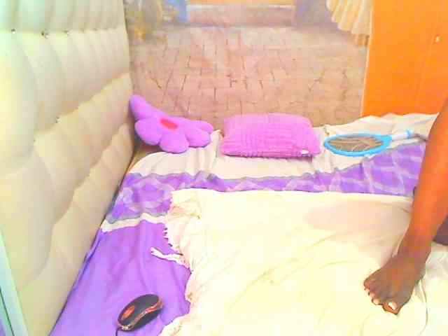 HOTLILLIE webcam