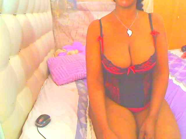 HOTLILLIE webcam
