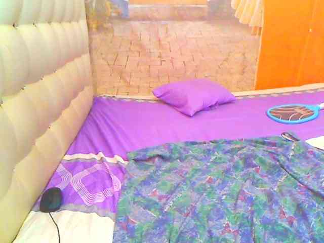 HOTLILLIE webcam