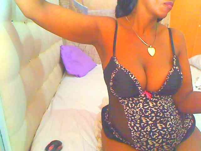 HOTLILLIE webcam