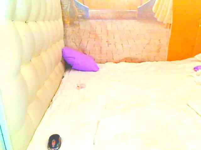 HOTLILLIE webcam