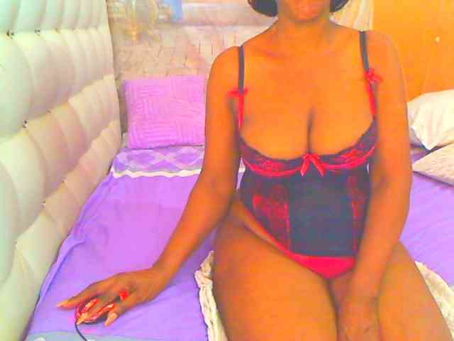 HOTLILLIE webcam