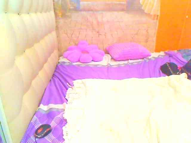 HOTLILLIE webcam
