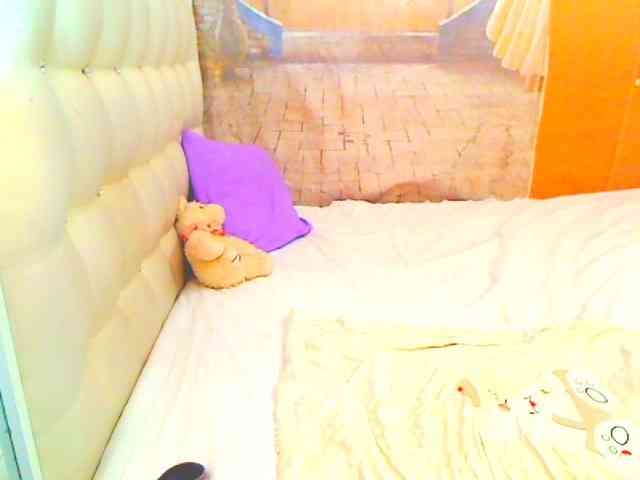 HOTLILLIE webcam
