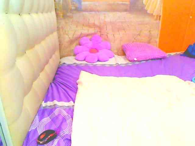 HOTLILLIE webcam