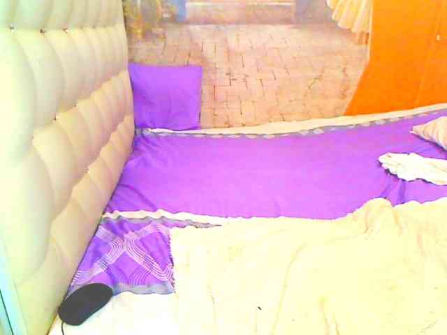 HOTLILLIE webcam